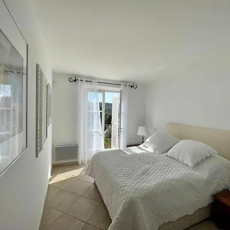 בית נופש Charmantes Haus Im Golf Club Tropez