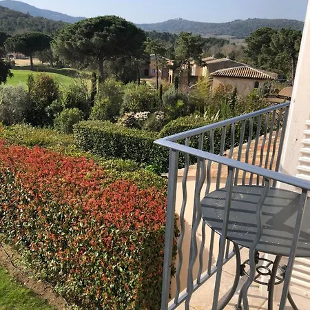 בית נופש Charmantes Haus Im Golf Club Tropez סן טרופז