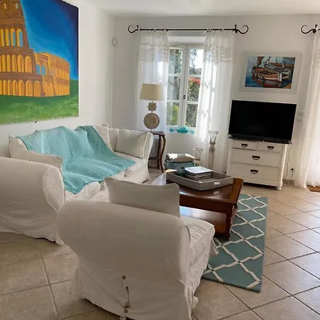 Charmantes Haus Im Golf Club Tropez Vakantiehuis Saint-Tropez