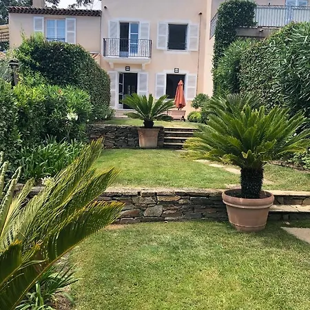 Charmantes Haus Im Golf Club Tropez