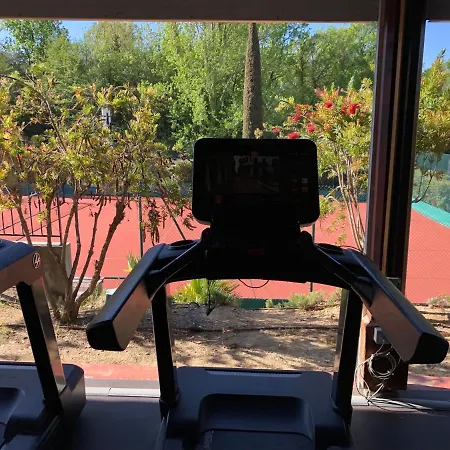 Charmantes Haus Im Golf Club Tropez