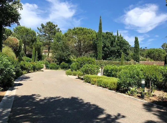 Charmantes Haus Im Golf Club Tropez Holiday home