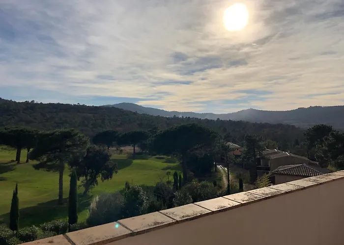 Charmantes Haus Im Golf Club Tropez *