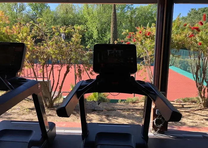 Charmantes Haus Im Golf Club Tropez