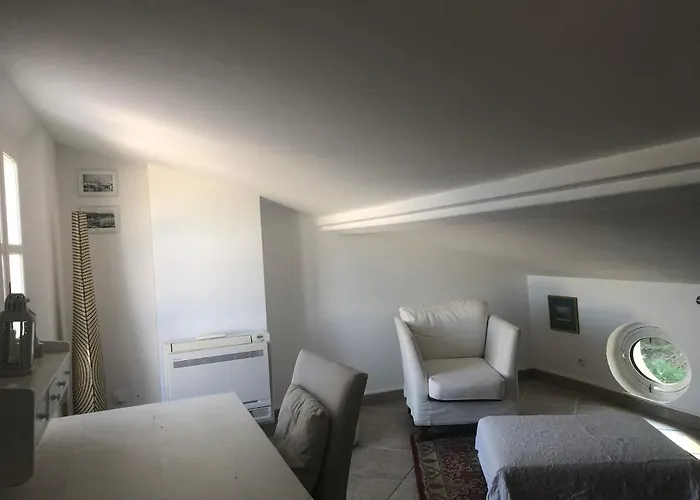 Charmantes Haus Im Golf Club Tropez Vakantiehuis